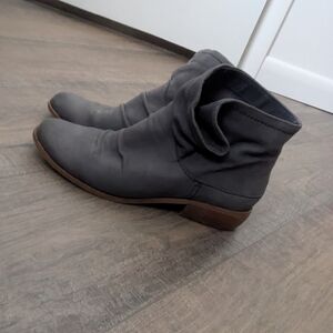 Fergie Booties Blue Gray 8.5